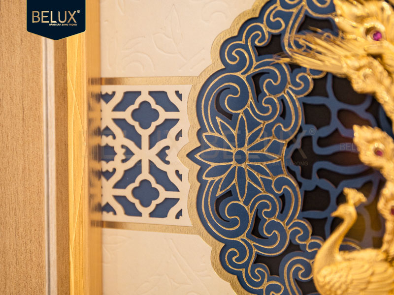 Tranh chim công dát vàng 24k 26x26cm